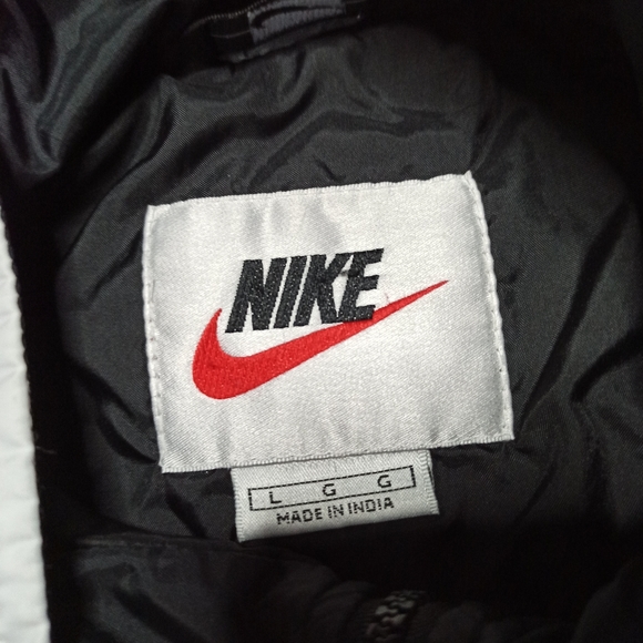 🔥Vintage Nike Middle swoosh Windbreaker 🔥 - Picture 6 of 6